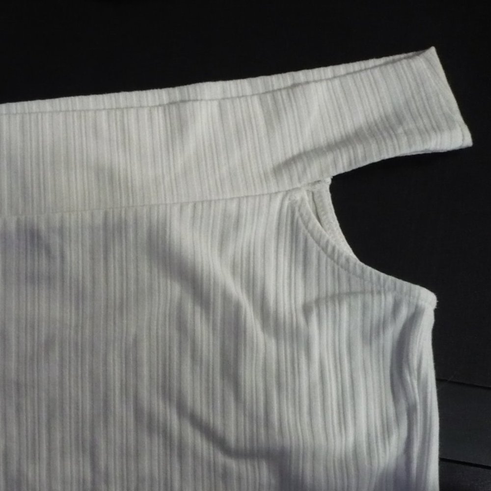 Gentle Fawn White Cold Shoulder Top Rayon Blend Size L - Picture 6 of 8